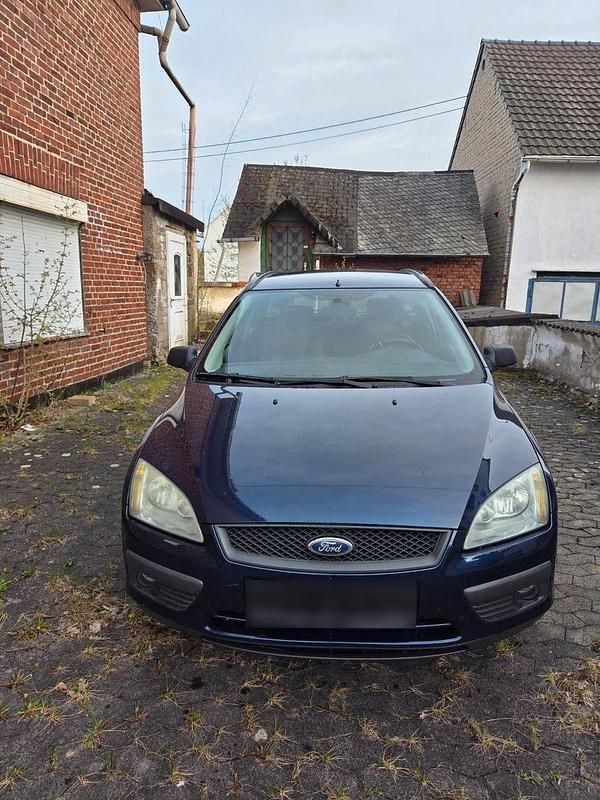 Gebraucht Ford Focus Trend 145 PS (106 kW) 2005 Blau Kombi