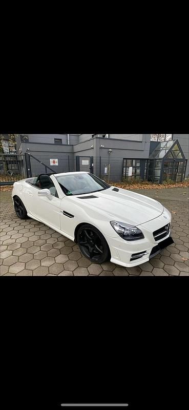 Weiß Gebraucht 2013 Mercedes SLK250 AMG Cabrio | 15.200 € (Superpreis) - Bild 1/4