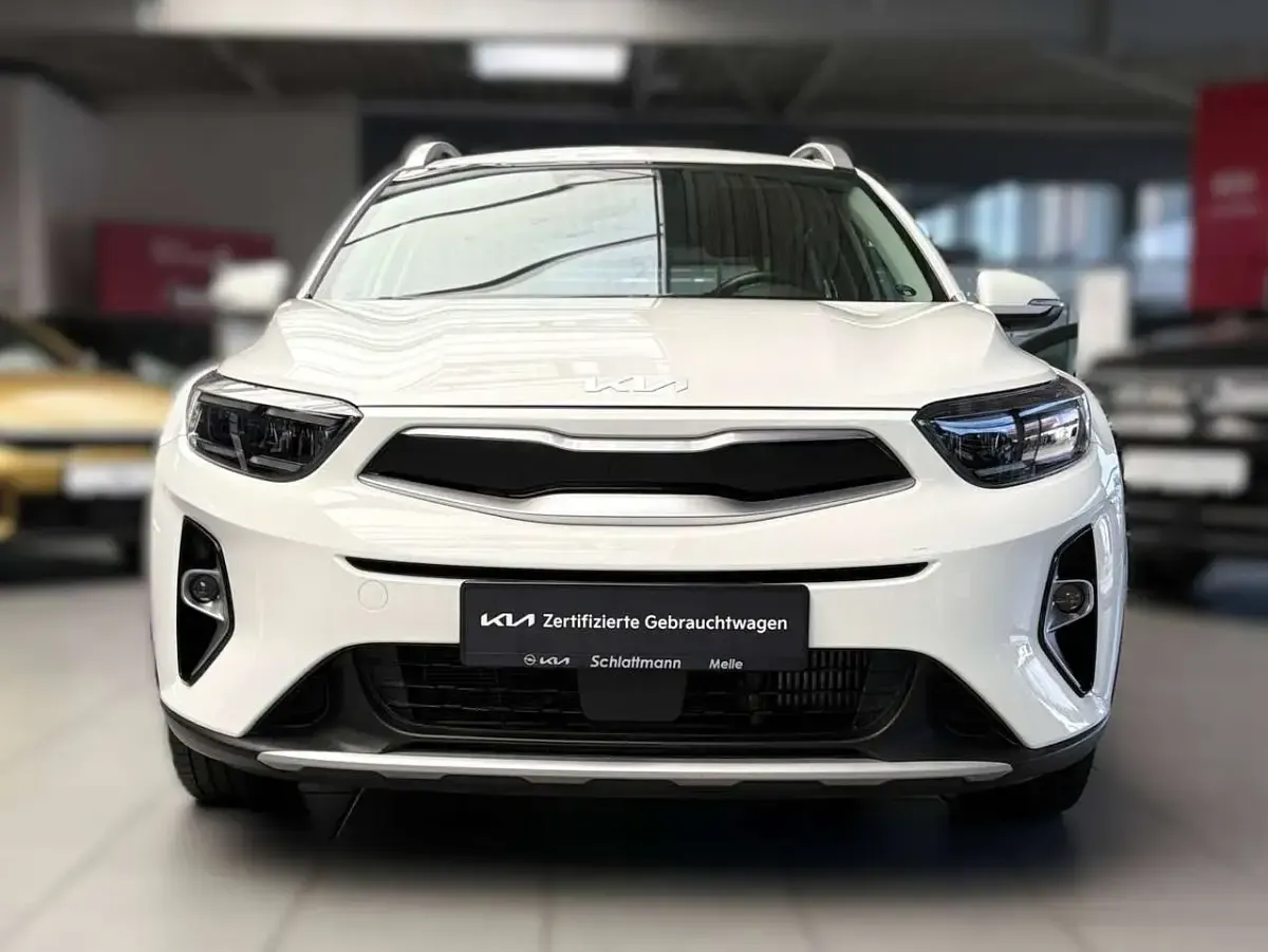 Gebraucht Kia Stonic Vision 101 PS (74 kW) 2023 (ud) schneeweiss SUV