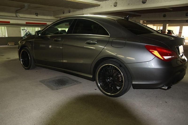 Gebraucht Mercedes CLA200 156 PS (114 kW) 2014 Grau Limousine