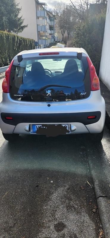 Gebraucht Peugeot 107 68 PS (50 kW) 2009 Silber Kleinwagen