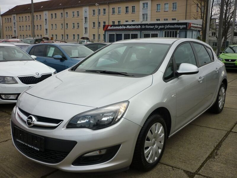 Argon silber/ice silver (m2) Gebraucht 2013 Opel Astra Edition Kleinwagen | 6.900 € (Etwas zu teuer) - Bild 1/4