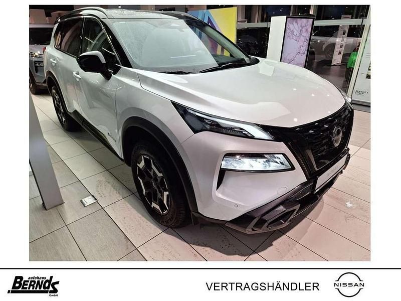 Pearl white perleffekt/kontrastfarbe diamond black (metallic) Gebraucht 2024 Nissan X-Trail SUV | 35.595 € (Fairer Preis) - Bild 1/1