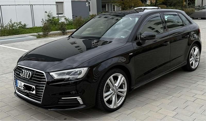 Schwarz Gebraucht 2020 Audi A3 Sportback e-tron Sport Limousine | 18.499 € (Superpreis) - Bild 1/4