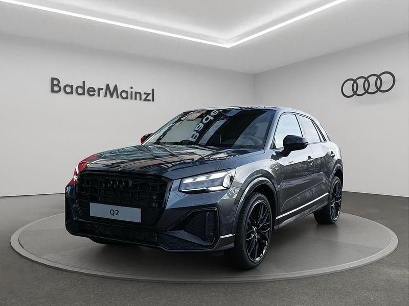 Grau Neu 2025 Audi Q2 S-Line SUV | 49.060 € - Bild 1/4