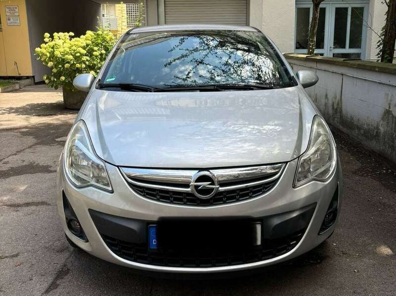 Silber Gebraucht 2011 Opel Corsa Satellite Limousine | 2.500 € (Superpreis) - Bild 1/4