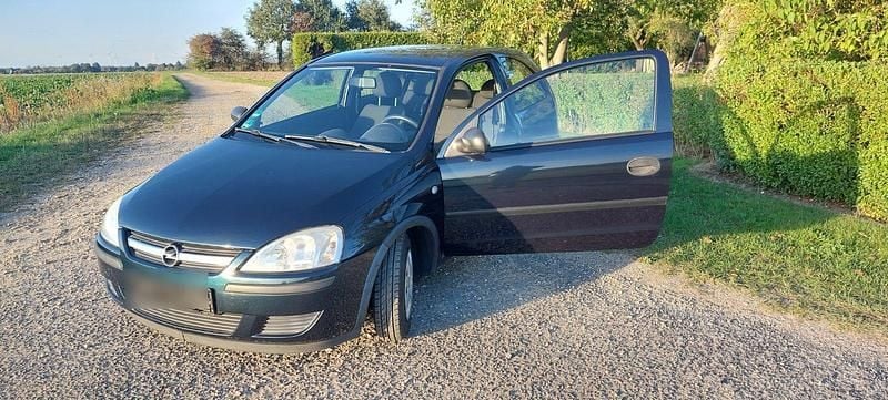 Grün Gebraucht 2004 Opel Corsa Enjoy Kleinwagen | 1.400 € (Guter Preis) - Bild 1/4