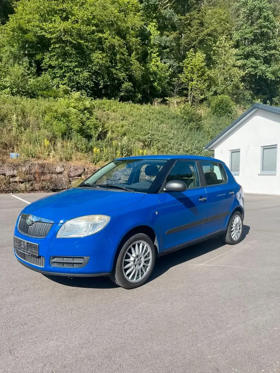 Gebraucht Skoda Fabia 60 PS (44 kW) 2009 Blau Kleinwagen