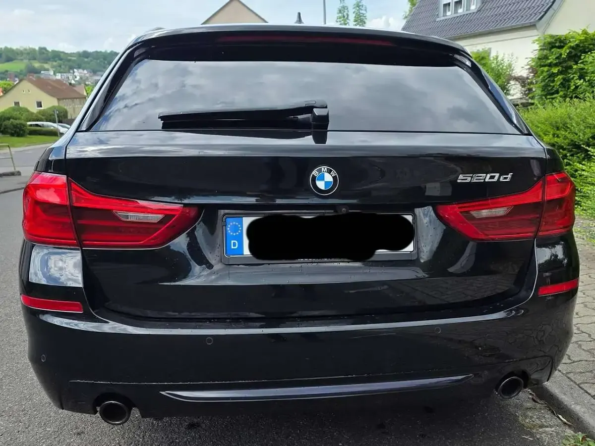 Gebraucht BMW 520 190 PS (139 kW) 2020 Schwarz Kombi