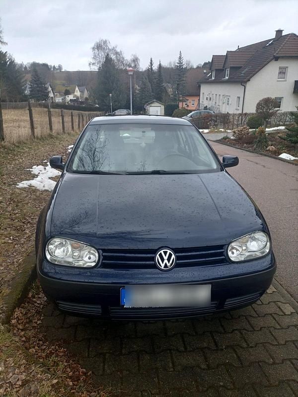 Gebraucht VW Golf IV 90 PS (66 kW) 2001 Blau Kleinwagen