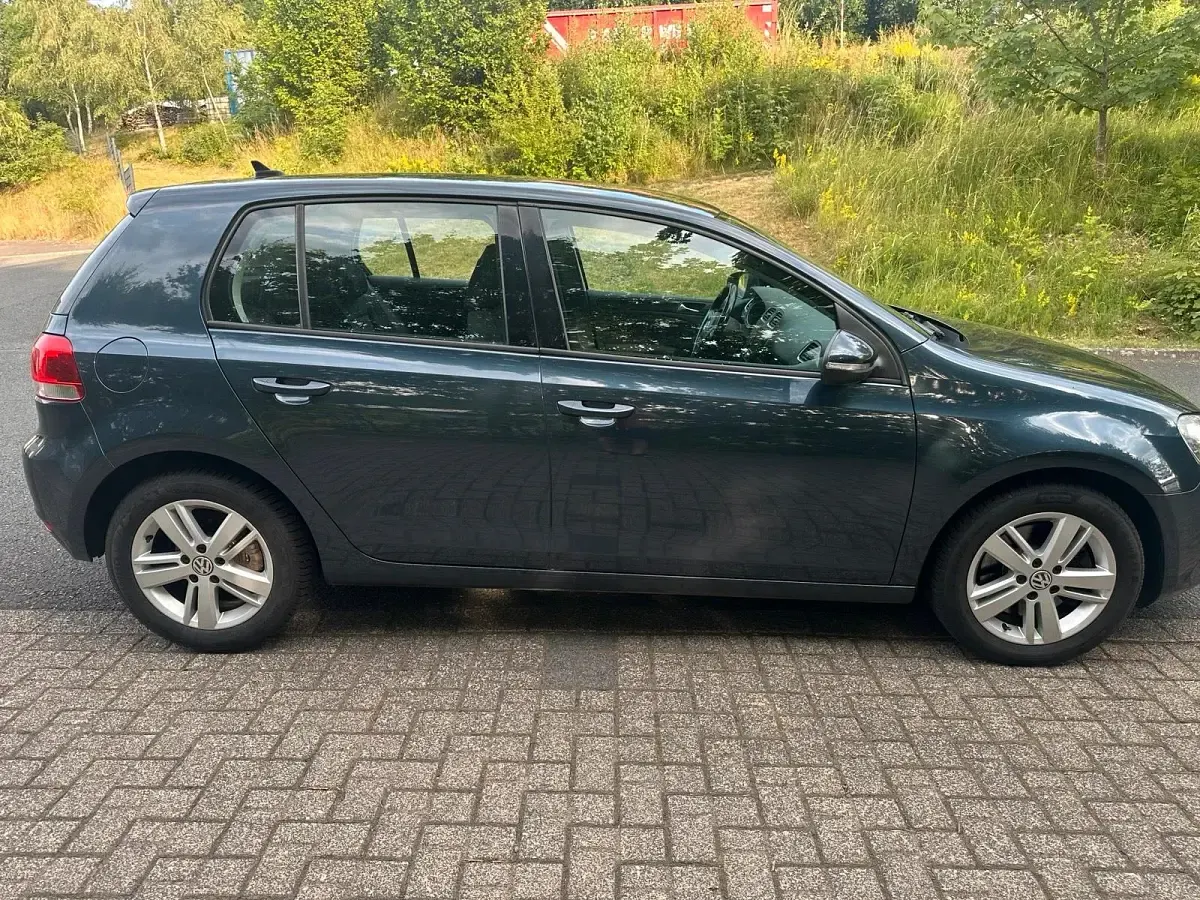 Gebraucht VW Golf VI 160 PS (117 kW) 2010 Blau Limousine