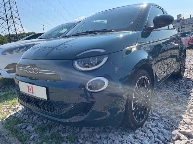 Grün Gebraucht 2022 Fiat 500e La Prima Kleinwagen | 19.900 € (Etwas zu teuer) - Bild 1/4