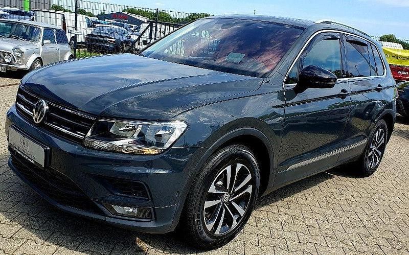 Grau Gebraucht 2020 VW Tiguan IQ Drive SUV | 24.910 € (Fairer Preis) - Bild 1/4