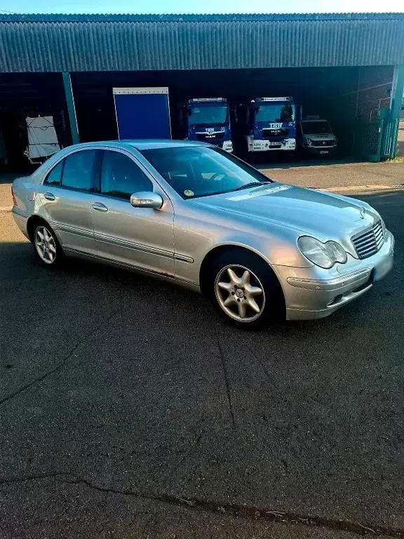 Gebraucht Mercedes C270 Elegance 170 PS (125 kW) 2002 Silber Limousine