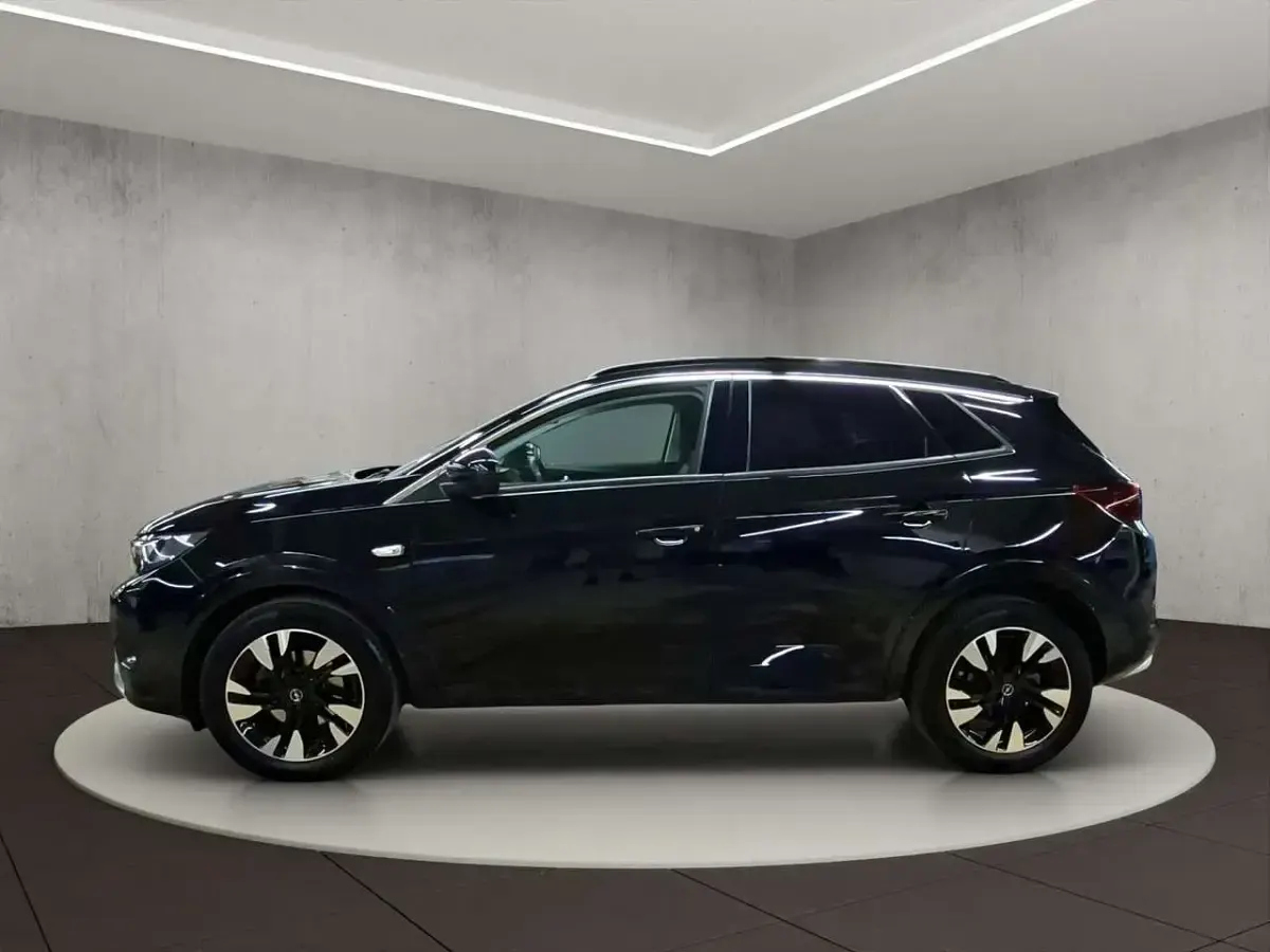Gebraucht Opel Grandland X Elegance 131 PS (96 kW) 2023 Diamant schwarz / karbon schwarz SUV