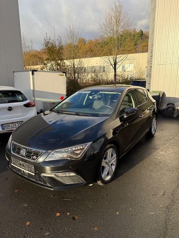 Schwarz Gebraucht 2020 Seat Leon FR Limousine | 17.199 € (Guter Preis) - Bild 1/4