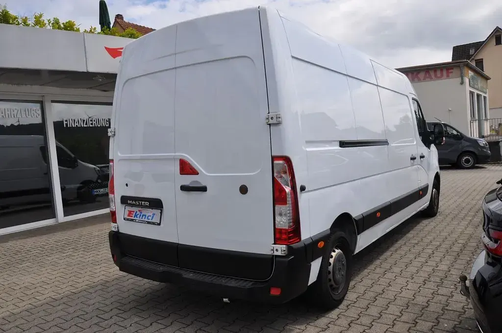 Gebraucht Renault Master 150 PS (110 kW) 2022 Weiß Van / Kleinbus