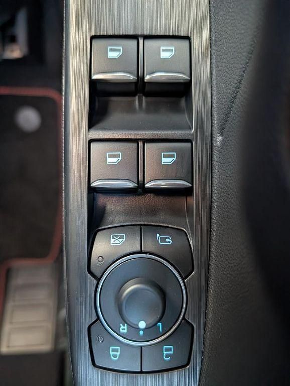 Neu Ford Kuga ST-Line 190 PS (139 kW) 2025 Silber SUV