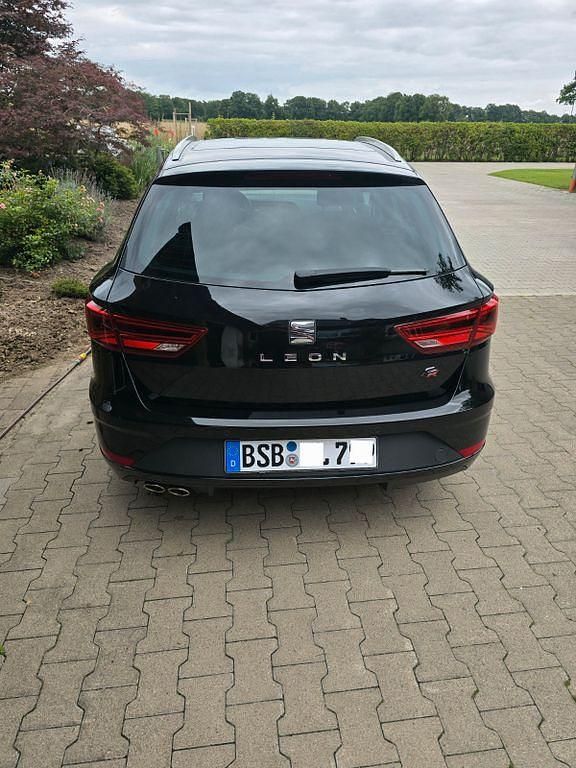 Schwarz Gebraucht 2018 Seat Leon ST FR Kombi | 17.199 € (Fairer Preis) - Bild 1/4