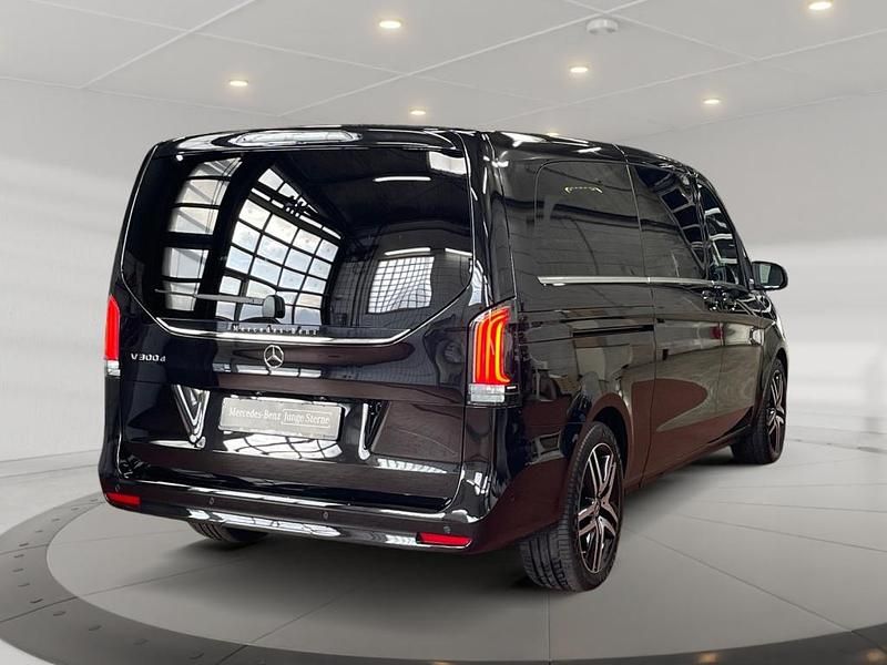 Gebraucht Mercedes V300 237 PS (174 kW) 2025 Obsidianschwarz metallic Van / Kleinbus
