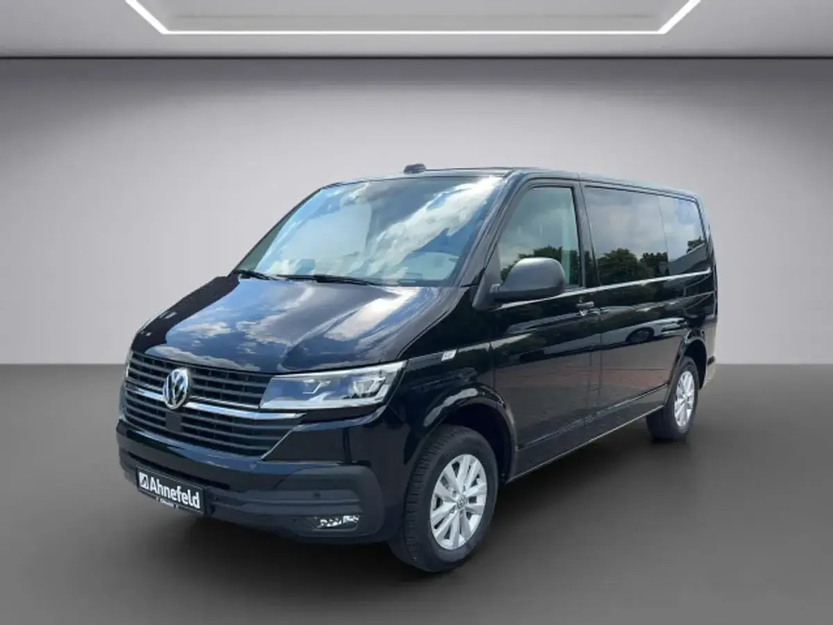 Gebraucht VW T7 150 PS (110 kW) 2024 Schwarz Van