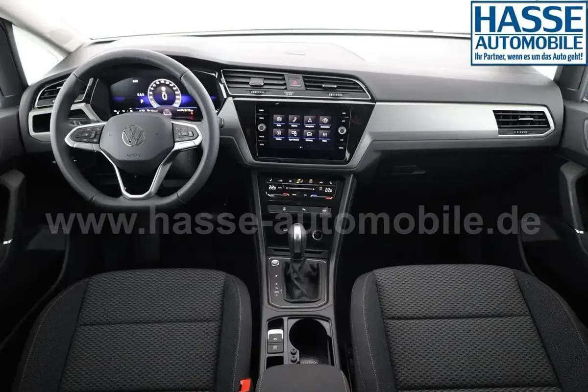 Neu VW Touran Comfortline 150 PS (110 kW) 2026 Grenadillschwarz meta... Van / Kleinbus
