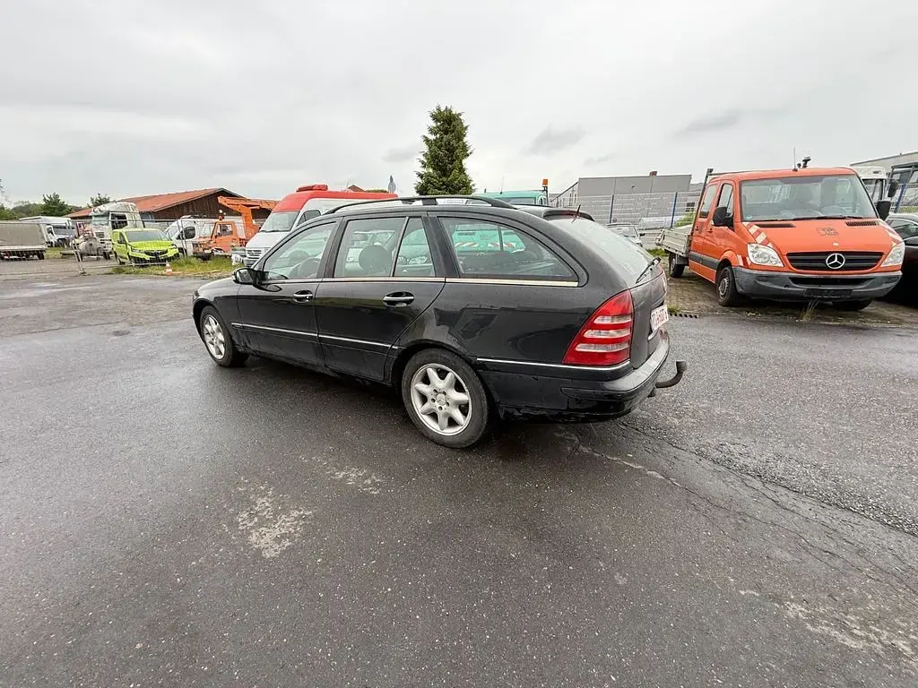 Gebraucht Mercedes C200 Elegance 116 PS (85 kW) 2003 Schwarz Limousine