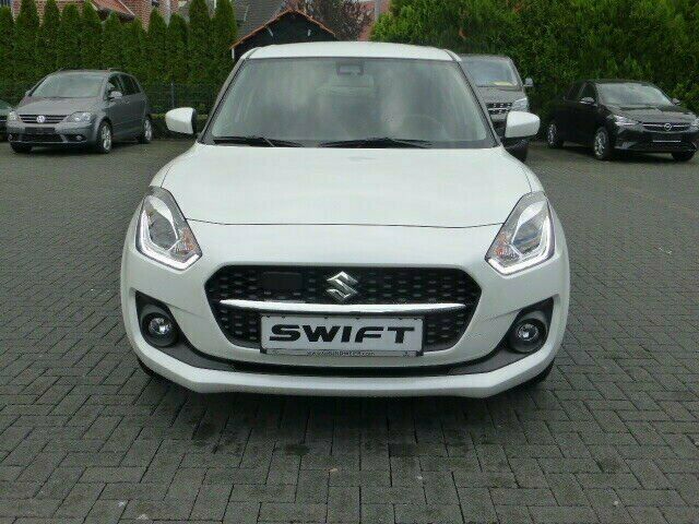 Gebraucht Suzuki Swift Comfort 83 PS (61 kW) 2021 Weiß metallic Kleinwagen