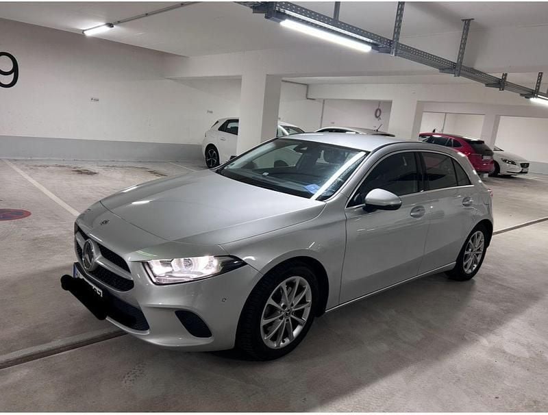 Gebraucht Mercedes A200 Progressive 163 PS (119 kW) 2018 Silber Limousine