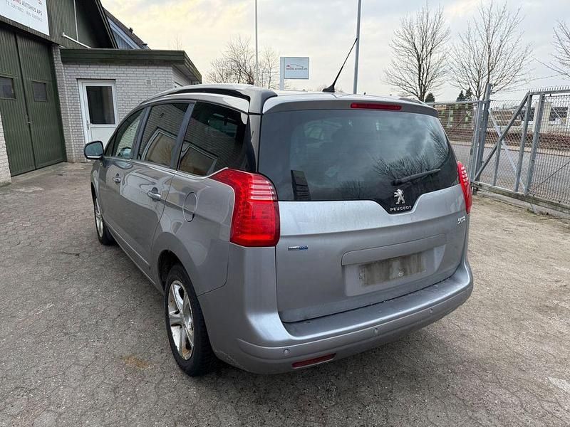 Gebraucht Peugeot 5008 Style 120 PS (88 kW) 2015 Grau Van / Kleinbus