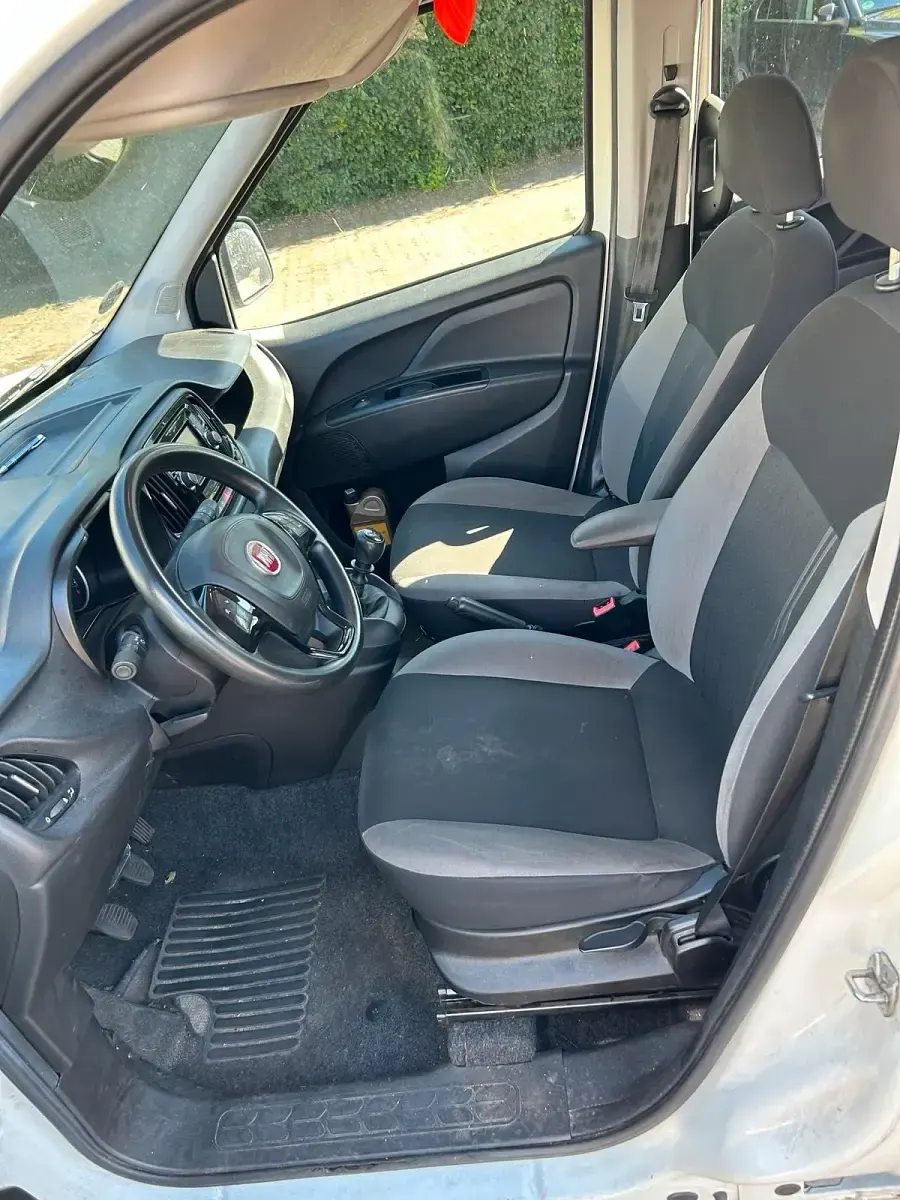 Gebraucht Fiat Doblò 77 PS (56 kW) 2016 Weiß Van / Kleinbus