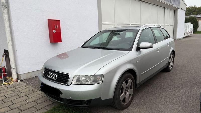 Silber Gebraucht 2001 Audi A4 Kombi | 1.000 € (Fairer Preis) - Bild 1/1