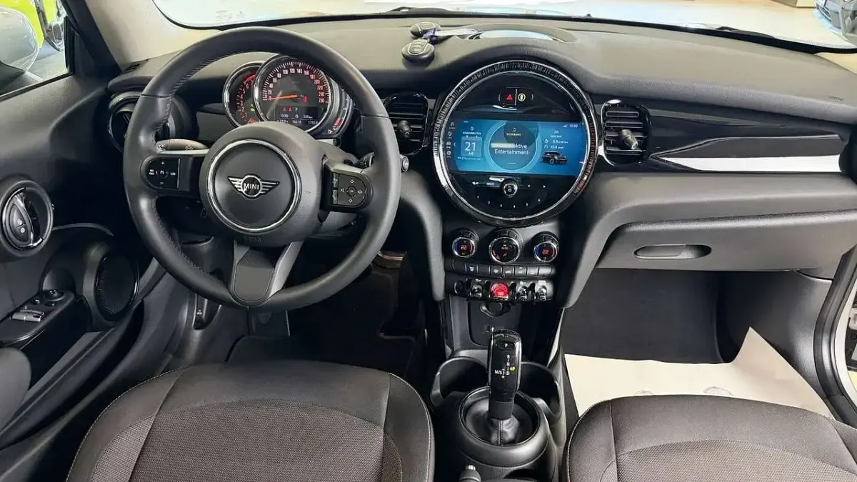 Gebraucht Mini Cooper 136 PS (100 kW) 2023 Silber Kleinwagen