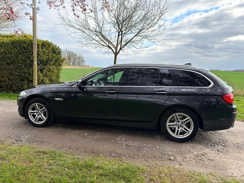 Gebraucht BMW 520 184 PS (135 kW) 2012 Grau Kombi