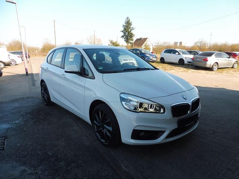 Gebraucht BMW 218 Advantage 150 PS (110 kW) 2016 Weiß Kombi