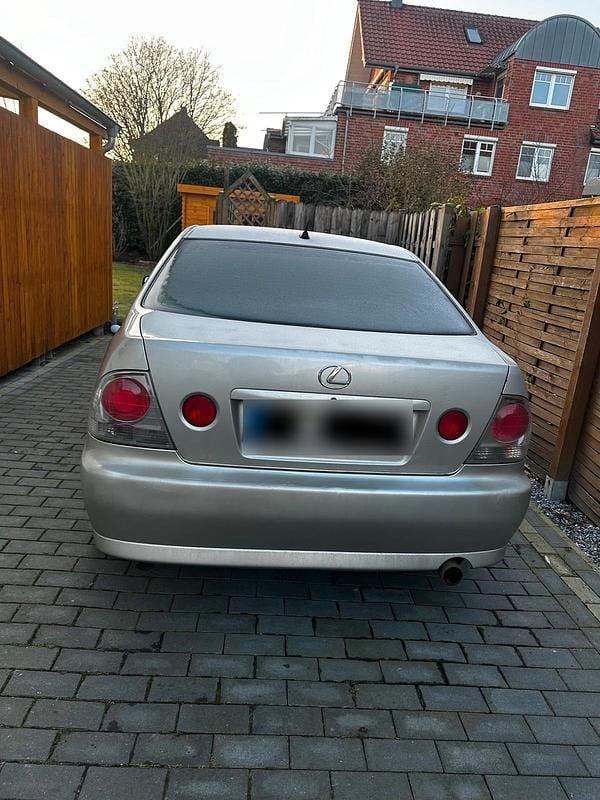 Gebraucht Lexus IS200 155 PS (114 kW) 2000 Limousine