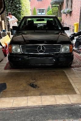 Gebraucht Mercedes 230 132 PS (97 kW) 1991 Schwarz Coupé