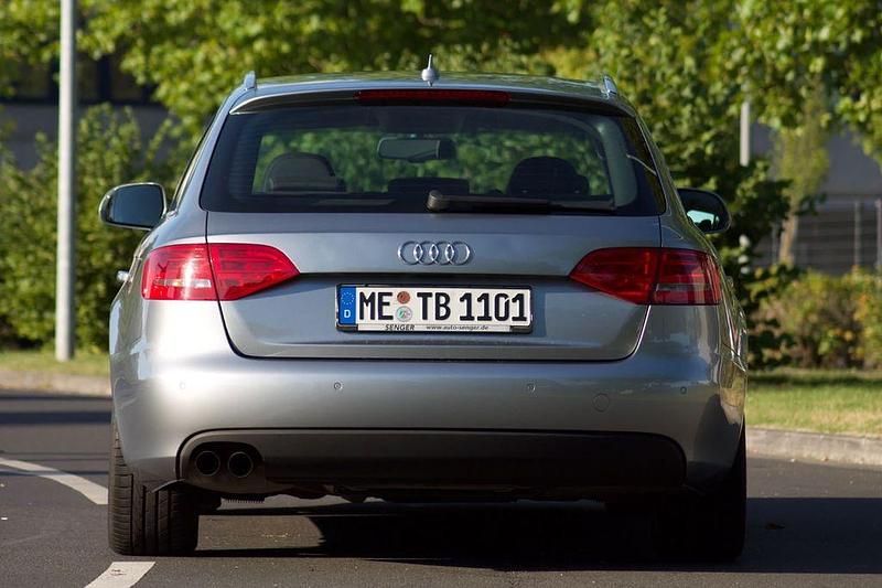 Gebraucht Audi A4 Ambition 160 PS (117 kW) 2010 Grau Kombi