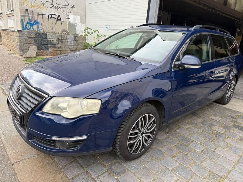 Gebraucht VW Passat 140 PS (102 kW) 2006 Blau Kombi