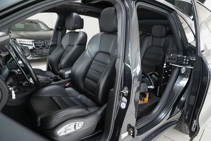 Gebraucht Porsche Macan Turbo 400 PS (294 kW) 2017 Grau SUV