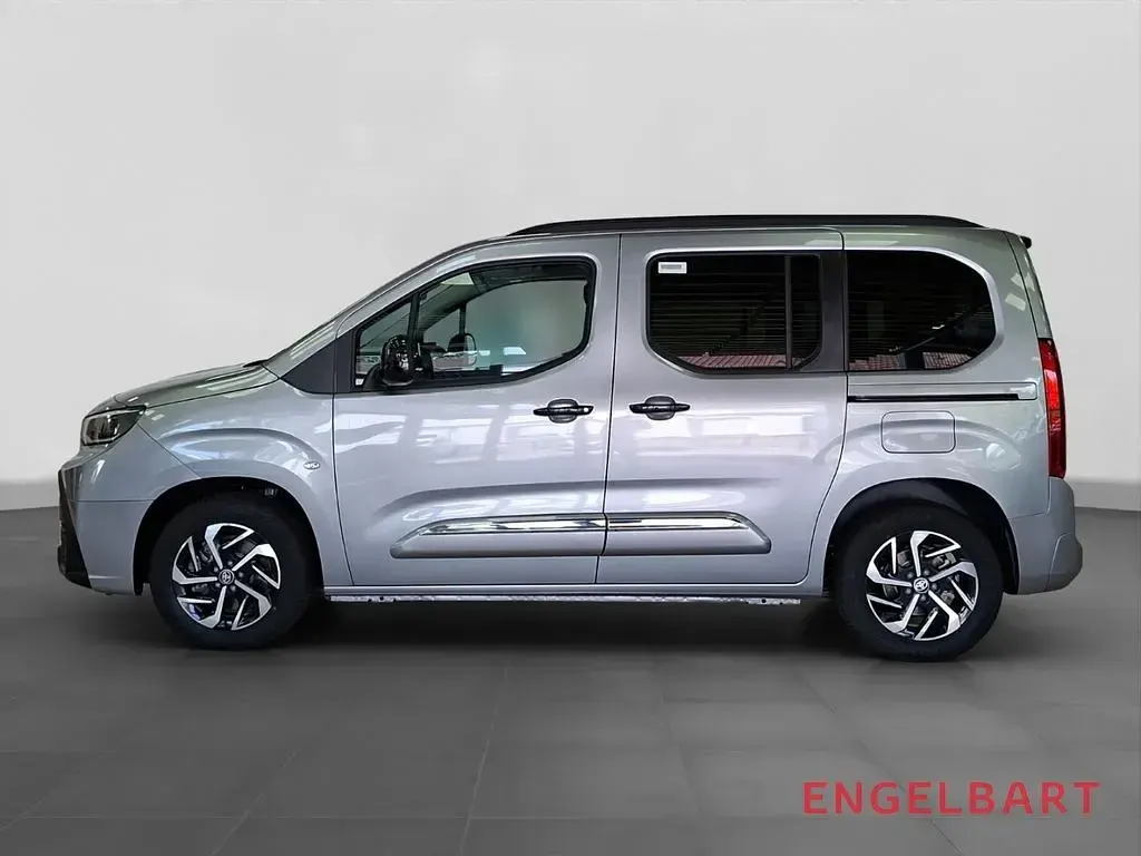 Neu Toyota Proace Verso City 110 PS (80 kW) 2026 Silber Kombi