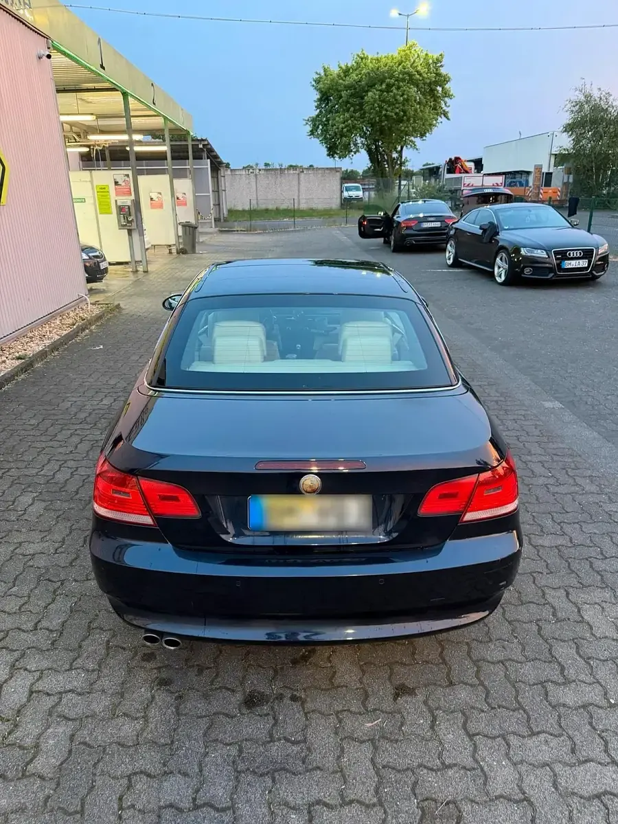 Gebraucht BMW 325 Cabriolet 197 PS (144 kW) 2008 Blau Cabrio