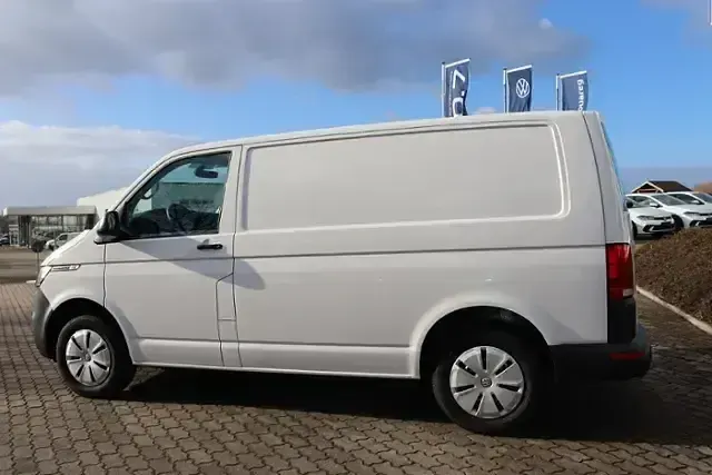 Gebraucht VW T7 110 PS (80 kW) 2024 Candyweiß Van