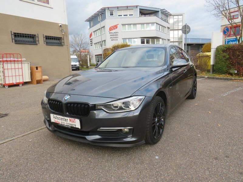 Grau Gebraucht 2014 BMW 320 Luxury Line Limousine | 9.850 € (Fairer Preis) - Bild 1/4