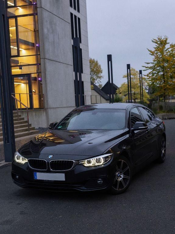 Schwarz Gebraucht 2017 BMW 420 Gran Coupé Sport Line Coupé | 17.199 € (Superpreis) - Bild 1/4