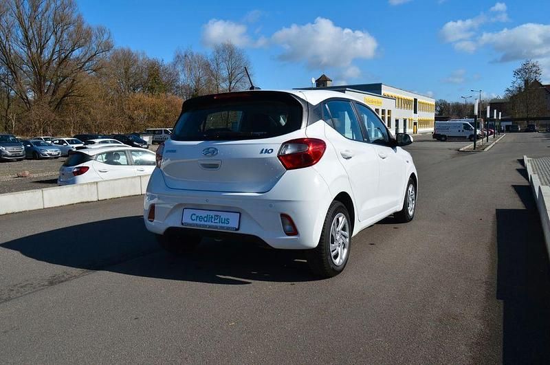 Gebraucht Hyundai i10 Select 67 PS (49 kW) 2021 Weiß Kleinwagen