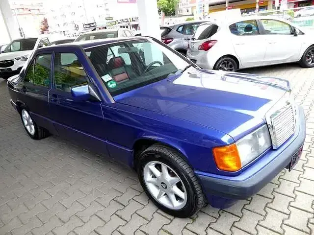 Gebraucht Mercedes 190 Avantgarde 136 PS (100 kW) 1992 Avantgardeblaumetallic Limousine