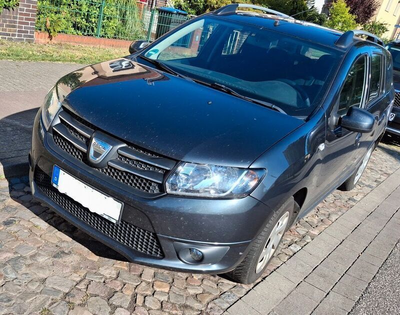 Grau Gebraucht 2017 Dacia Logan MCV Lauréate Kombi | 5.000 € (Guter Preis) - Bild 1/4
