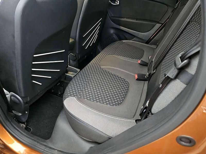 Używany Renault Captur Collection 150 KM (110 kW) 2020 Other SUV