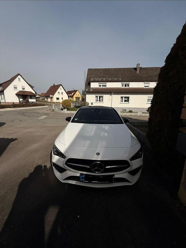 Gebraucht Mercedes CLA200 163 PS (119 kW) 2021 Weiß Coupé